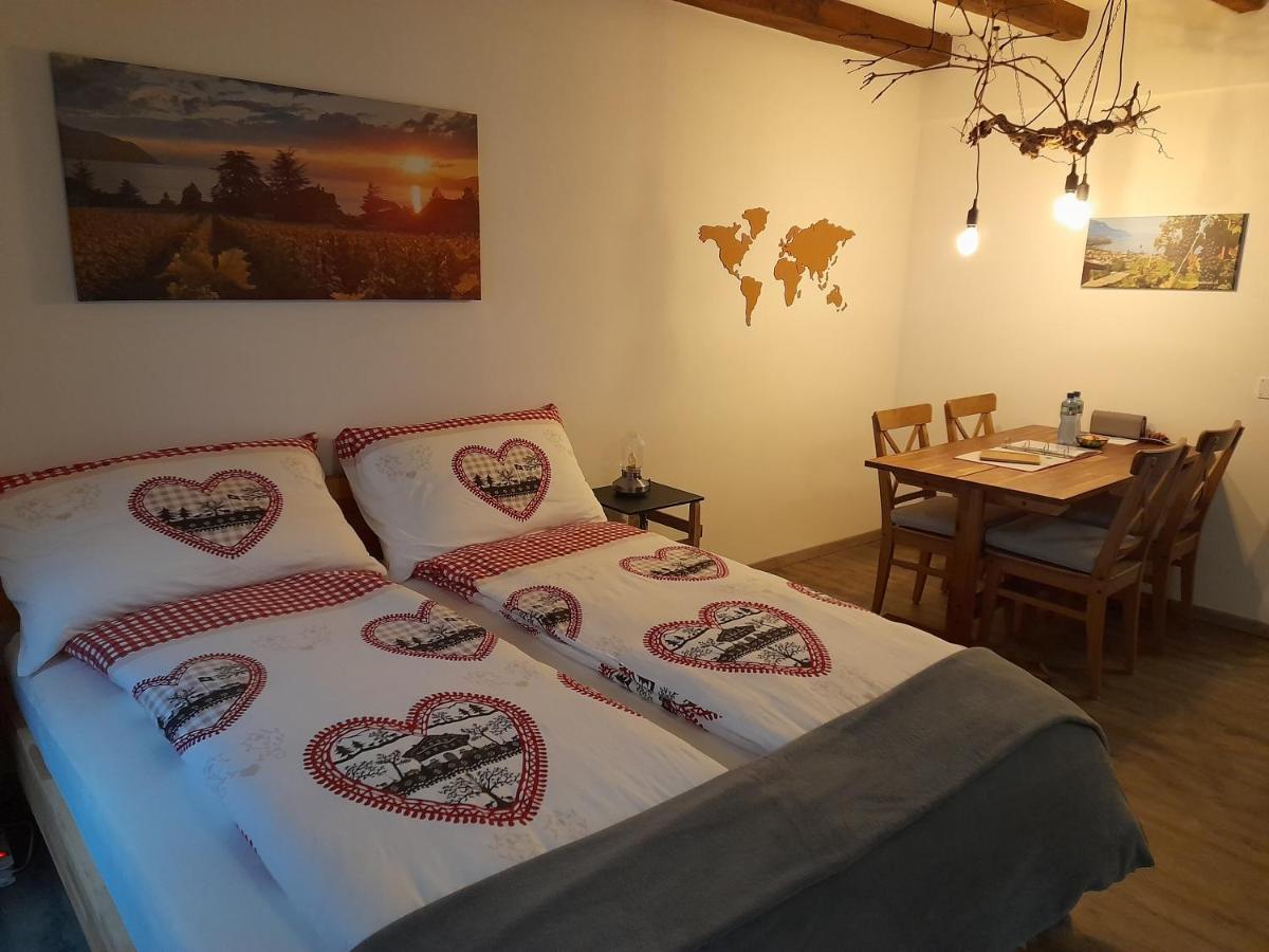 Studio Chez Un Vigneron Au Village Au 2Eme Etage Sans Ascenseur Villeneuve Eksteriør billede